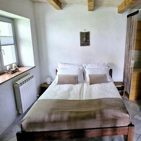 Guesthouse Idila Pod Nanosom Senozece Ngoại thất bức ảnh