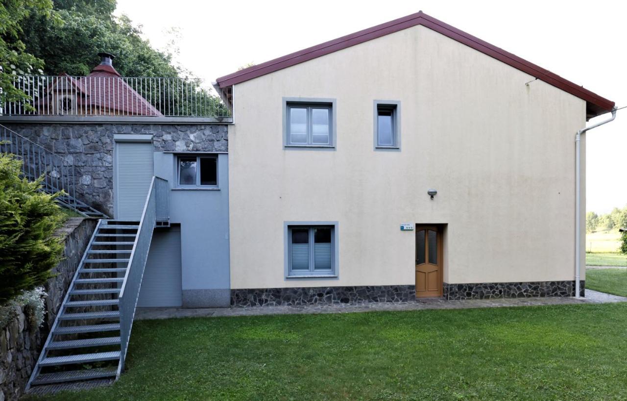 Guesthouse Idila Pod Nanosom Senozece Ngoại thất bức ảnh