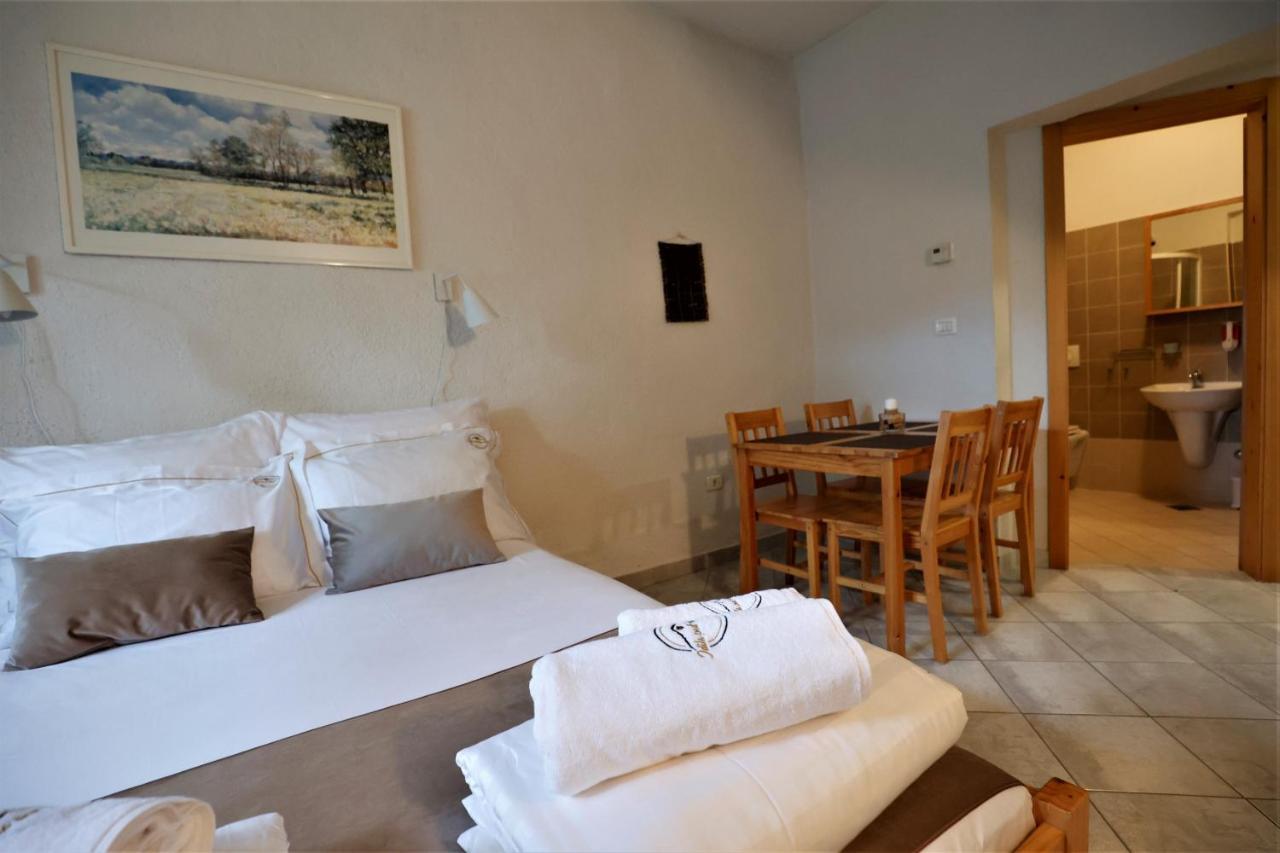 Guesthouse Idila Pod Nanosom Senozece Ngoại thất bức ảnh