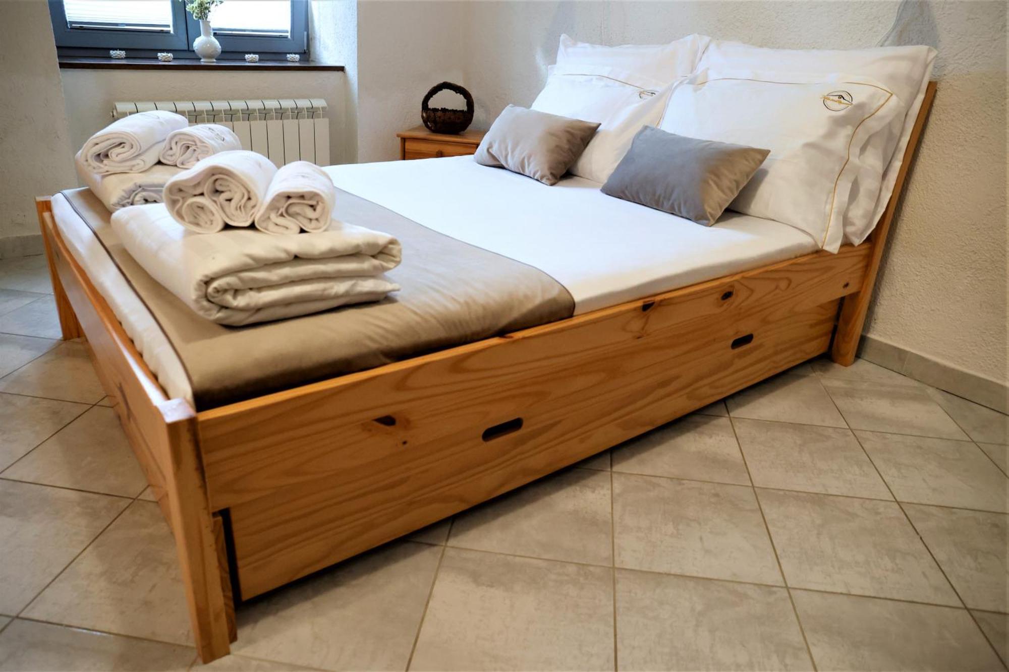 Guesthouse Idila Pod Nanosom Senozece Ngoại thất bức ảnh