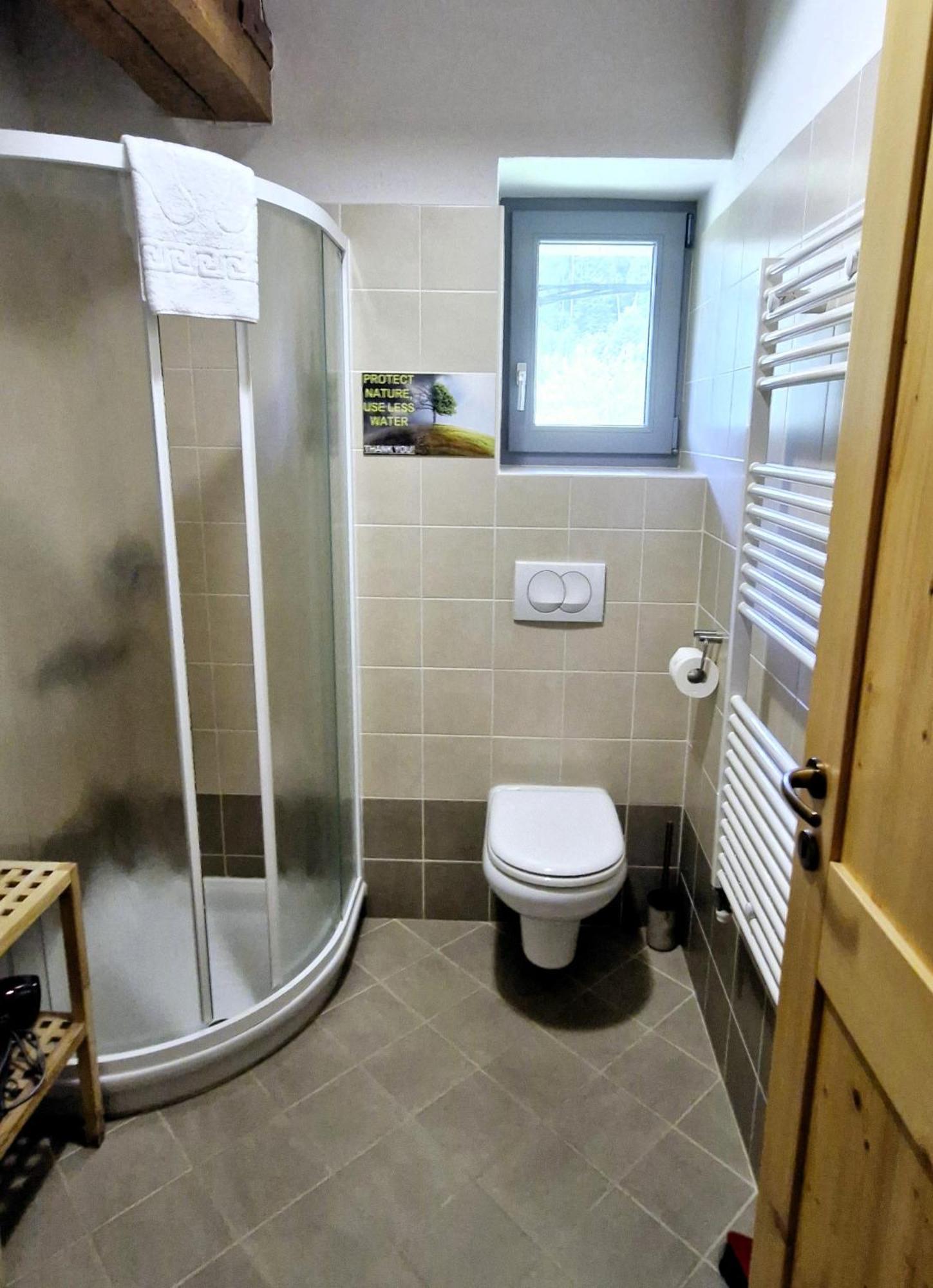 Guesthouse Idila Pod Nanosom Senozece Ngoại thất bức ảnh