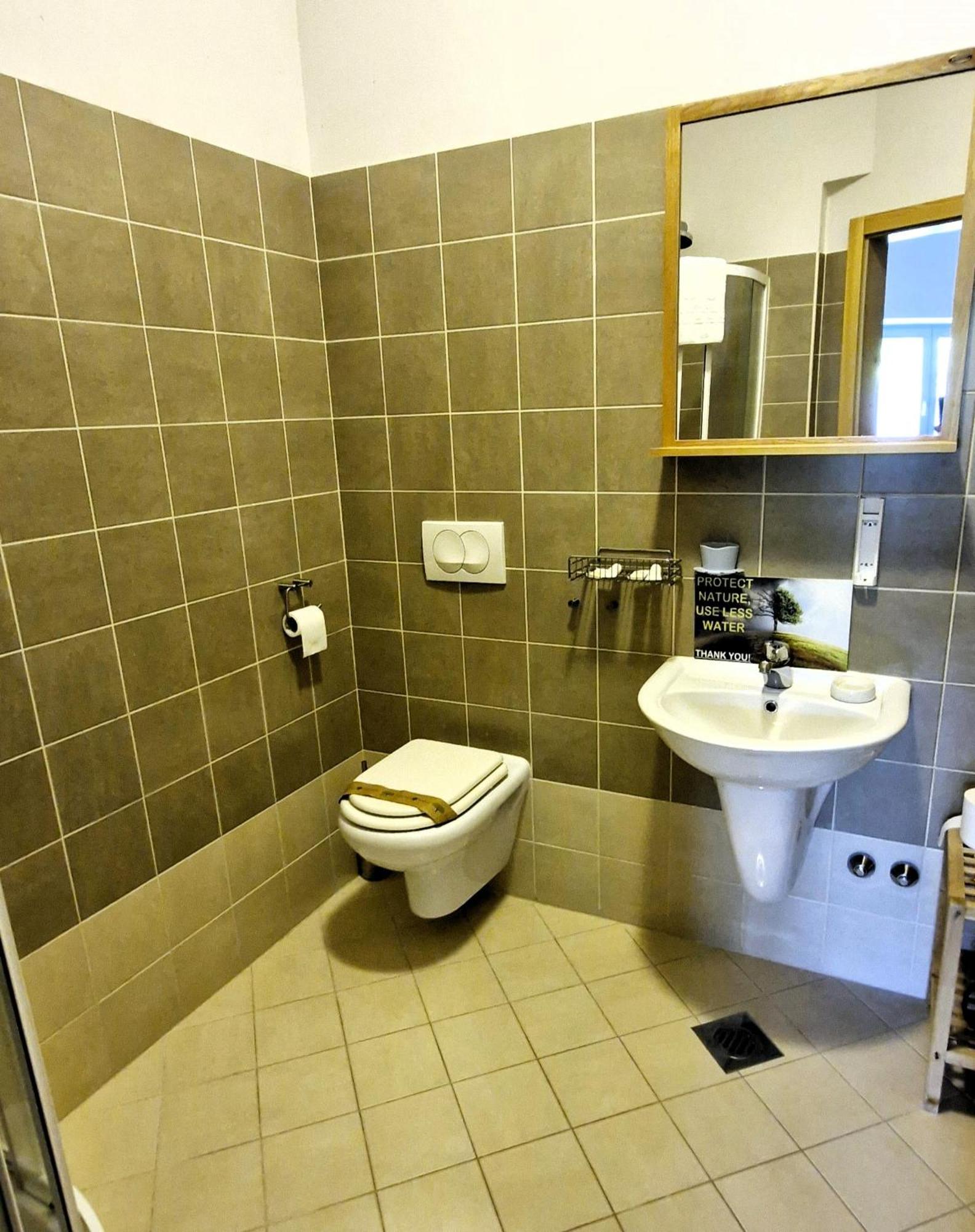 Guesthouse Idila Pod Nanosom Senozece Ngoại thất bức ảnh