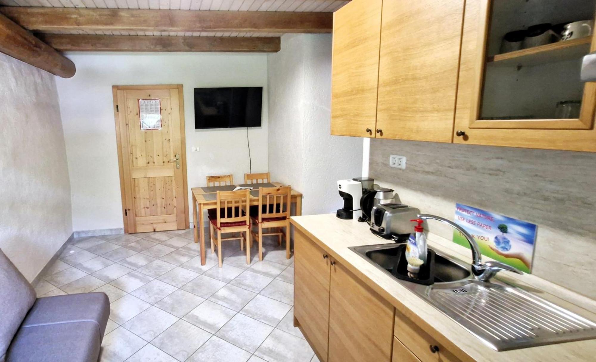 Guesthouse Idila Pod Nanosom Senozece Ngoại thất bức ảnh