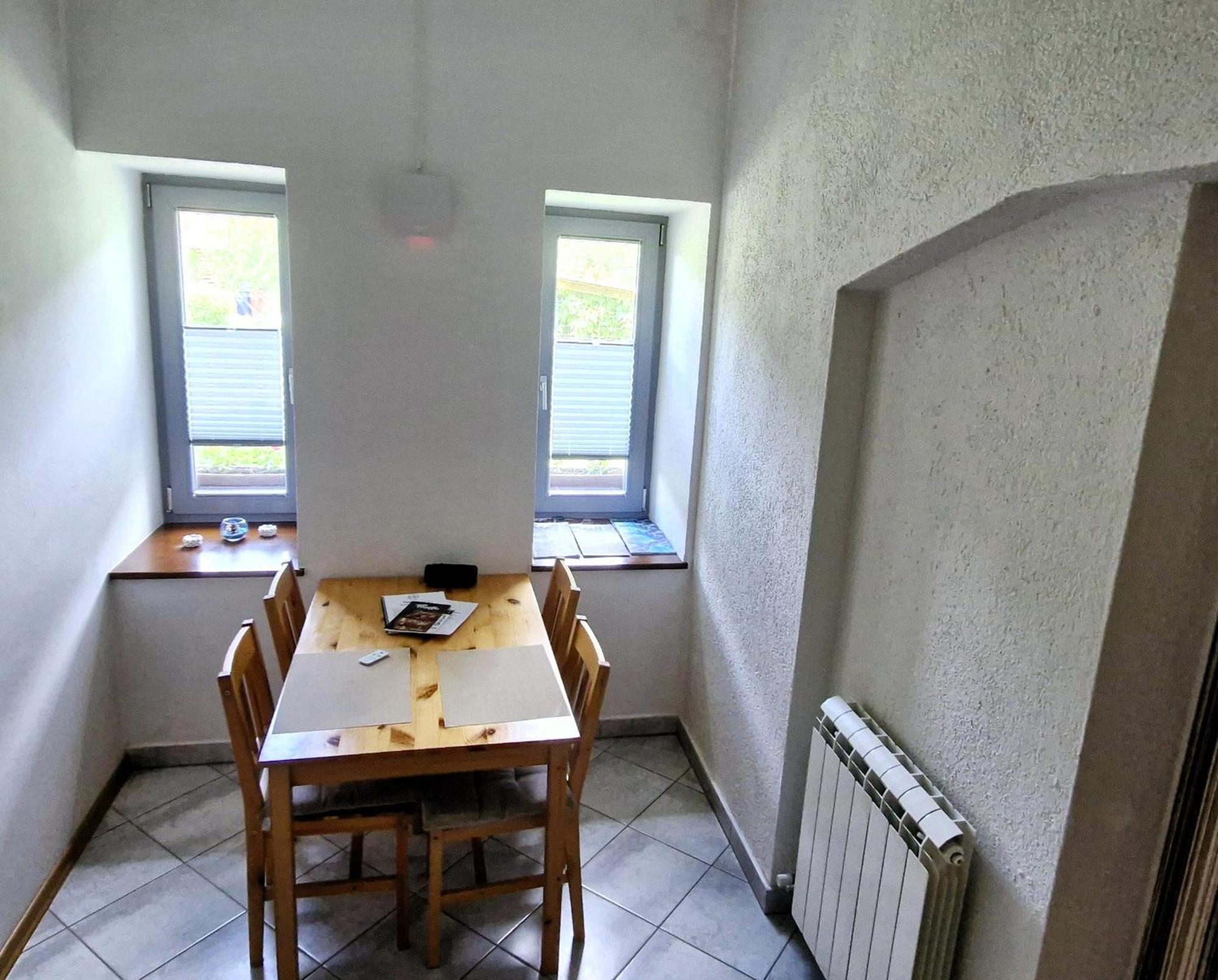 Guesthouse Idila Pod Nanosom Senozece Ngoại thất bức ảnh
